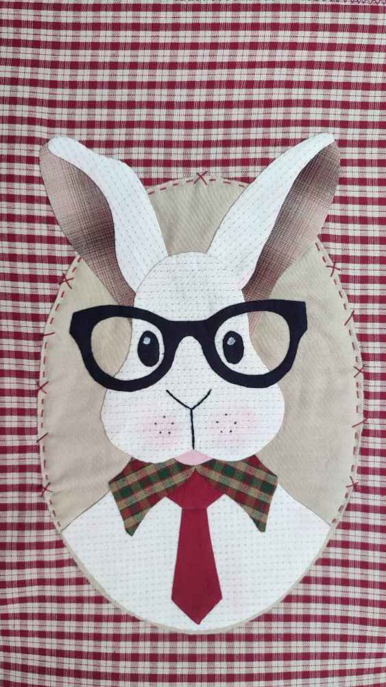 kit para coser bolso tote bag con un conejo con gafas aplicado