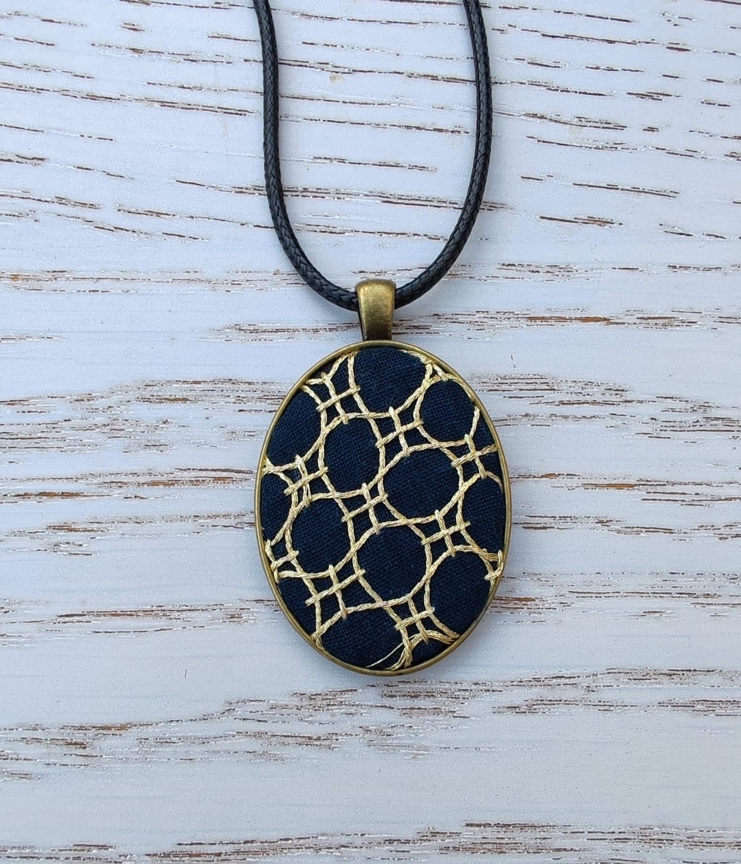 kit para coser collar de sashiko con hilos metalizados