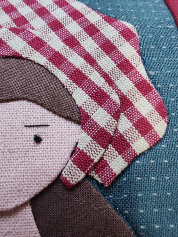 kit de patchwork para realizar llavero con niña amish aplicada diseño de Tomatwins