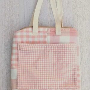 kit de patchwork o custura creativa para coser tu propia mochila que se convierte en tote bag